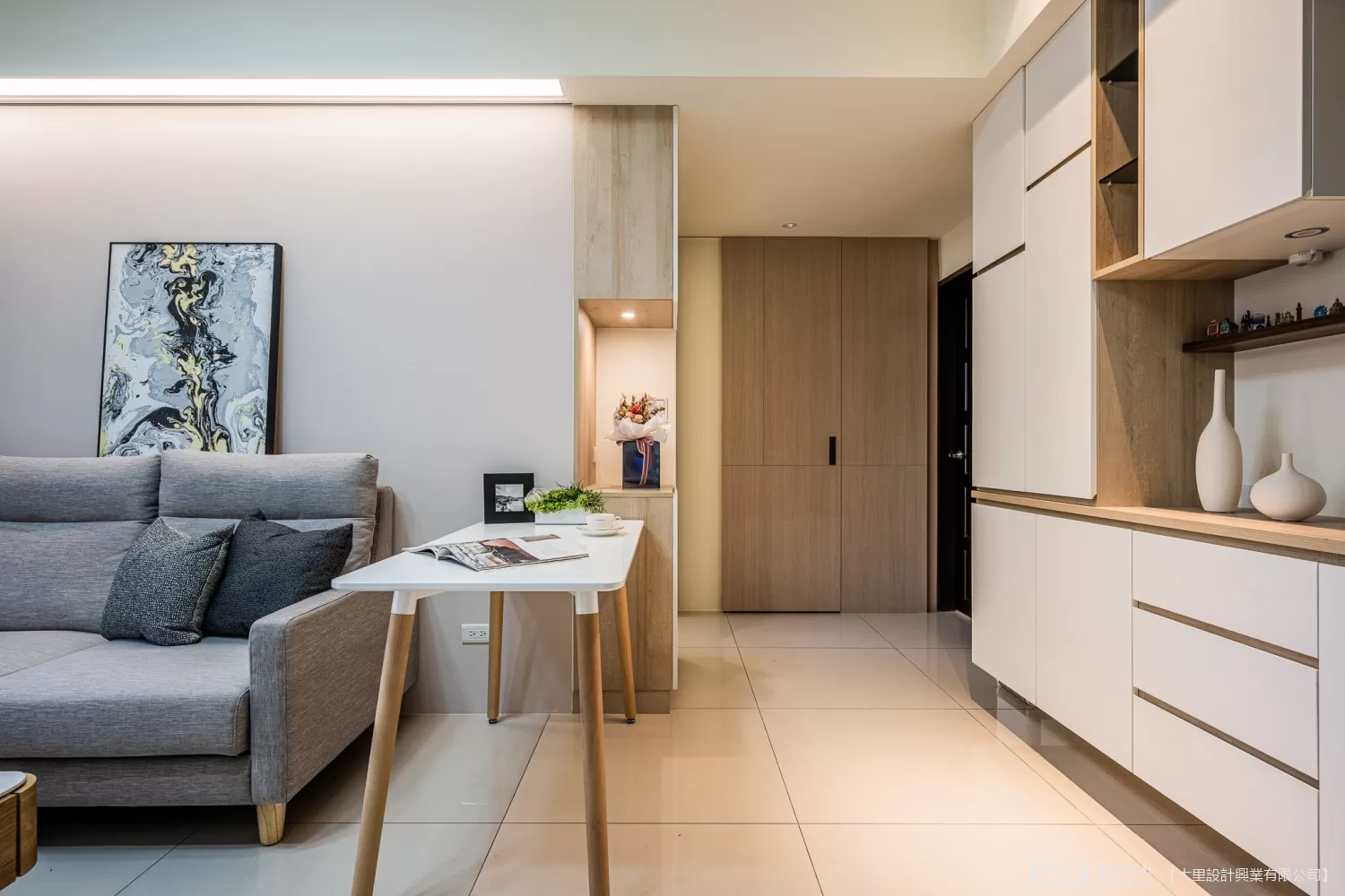 白牆簡直超難搭！專家揭『這3大痛點』，2025裝潢這樣配色收納&氛圍翻倍