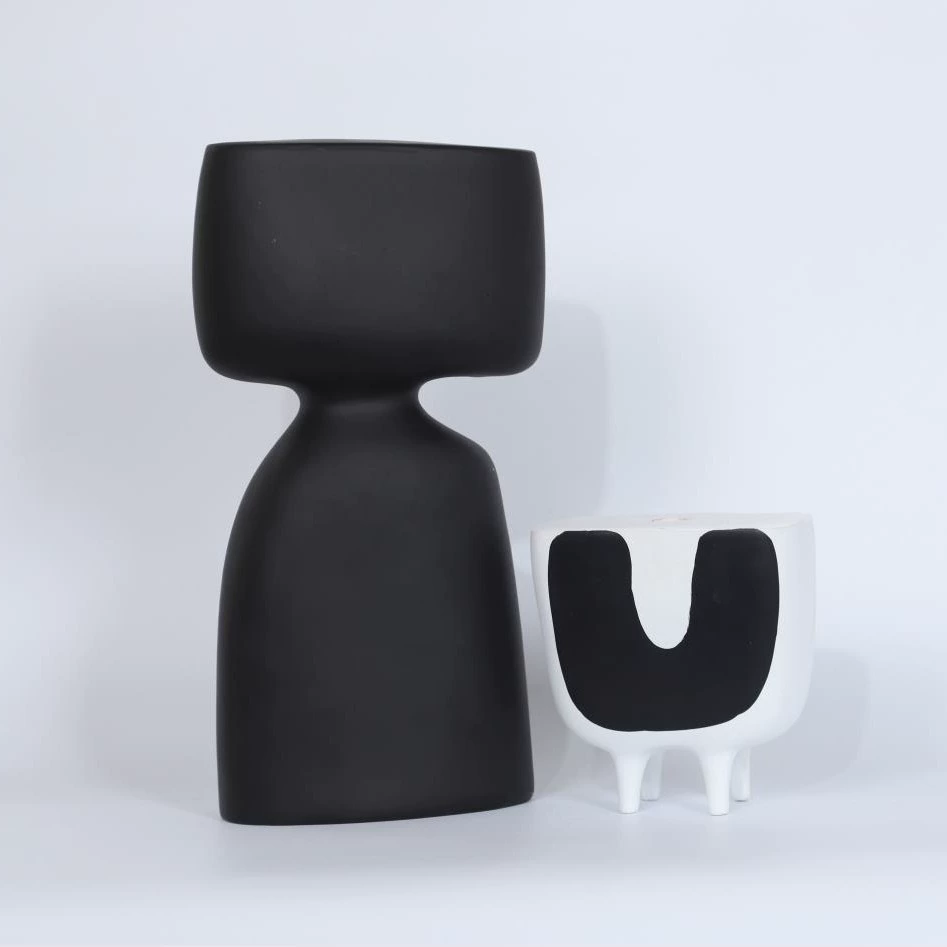 現代簡約黑白幾何裝飾擺件北歐樣板房樹脂抽象人物雕塑異形插花器