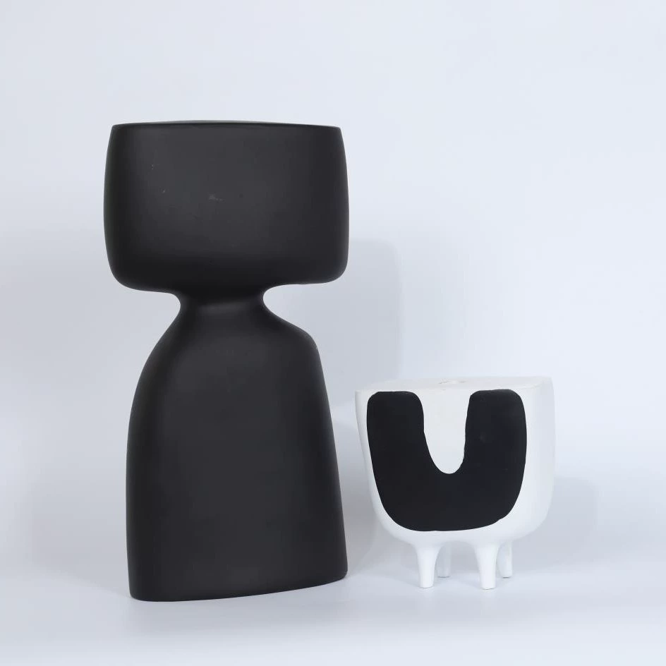 現代簡約黑白幾何裝飾擺件北歐樣板房樹脂抽象人物雕塑異形插花器