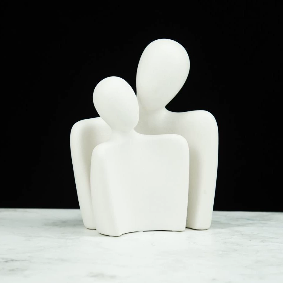 現代簡約樹脂情侶藝術擺件客廳電視櫃玄關臥室書桌樣板房軟裝飾品