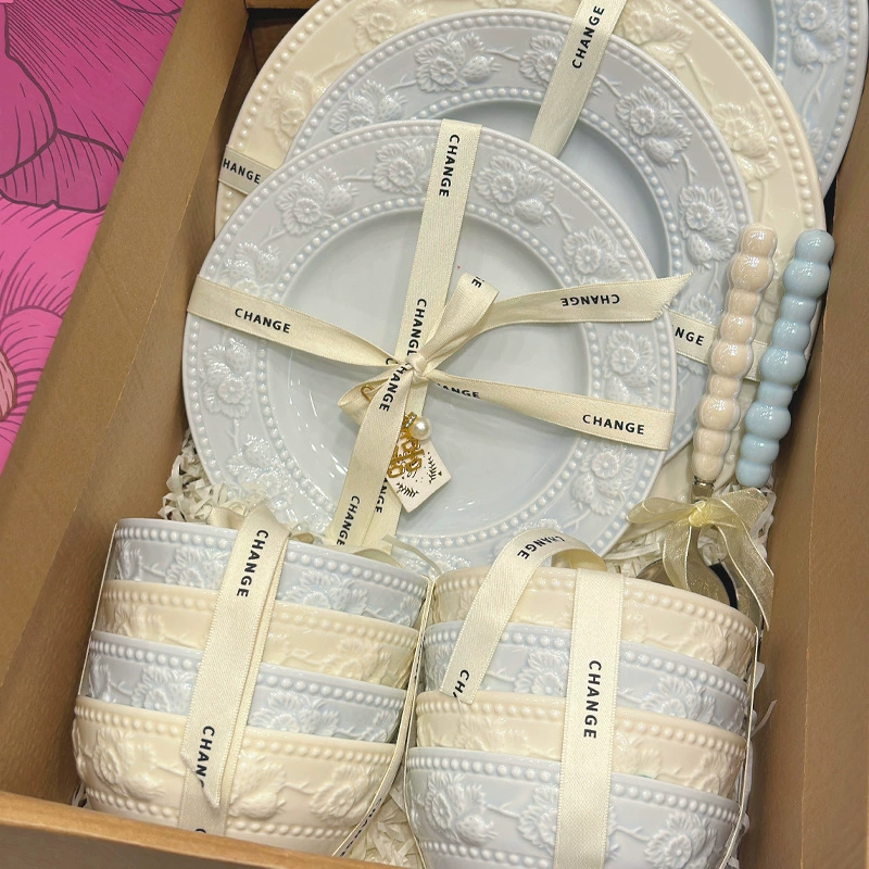 法式餐具碗碟套裝家用高顏值女生吃飯可愛陶瓷碗具新款浮雕餐具