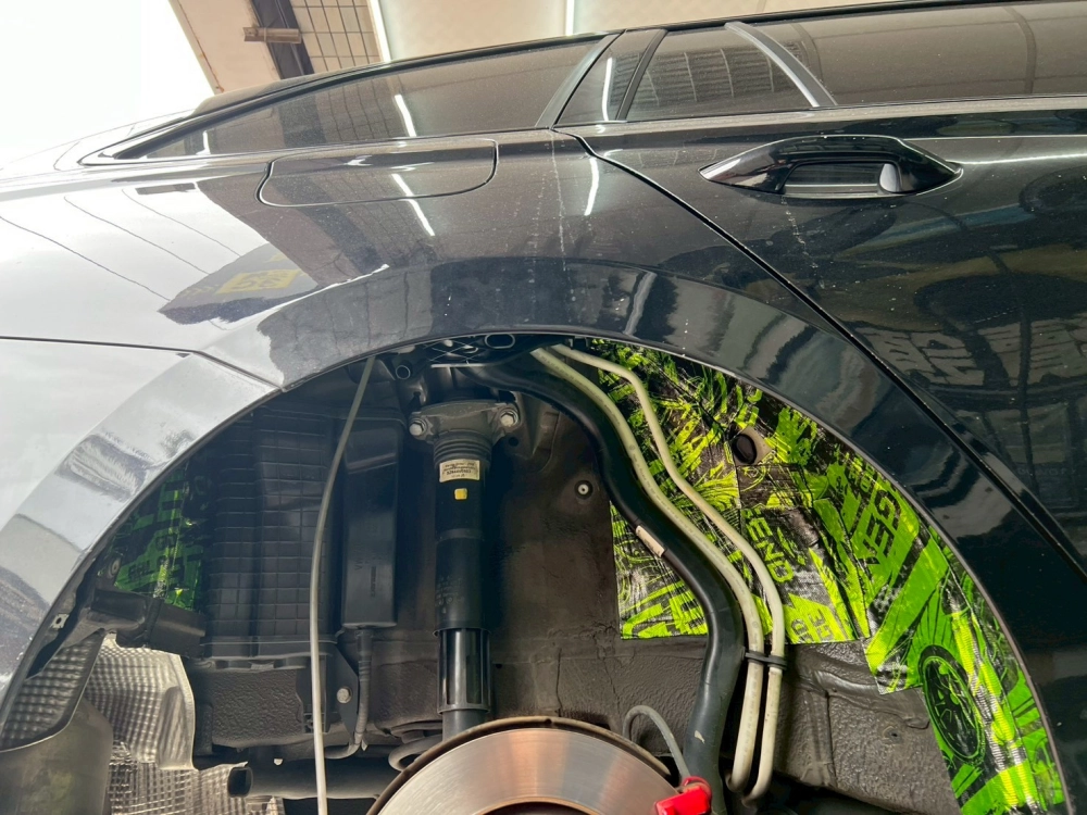 2023 Skoda Octavia 旅行式 四輪拱使用進口材料 STP綠能輕量制震墊