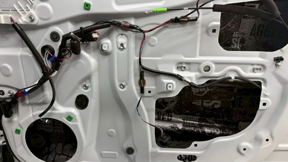 Toyota Cross輪拱+車門+屋頂隔音