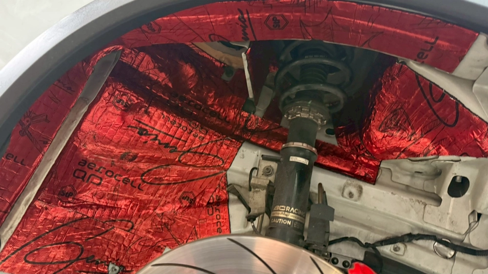 Volvo V60刺紅降噪工程解決噪音困擾