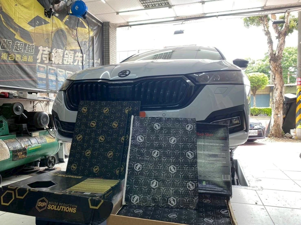 Škoda Octavia 新車第一日來店施工隔音
