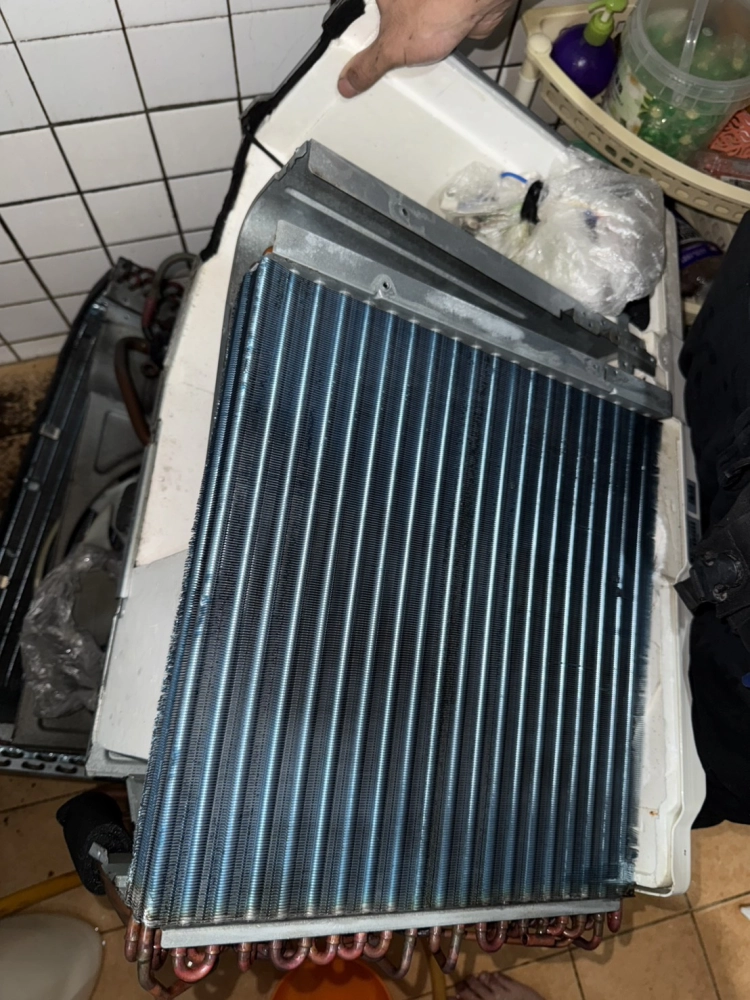 新莊黃先生-禾聯窗型冷氣清洗