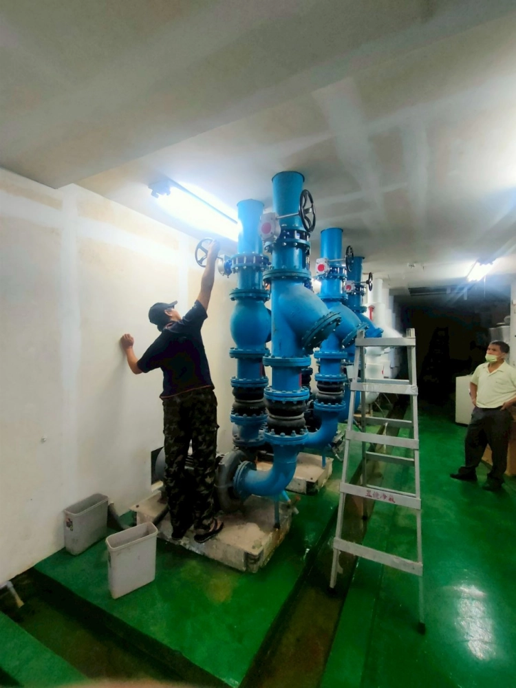 商用大型冰水主機水冷式保養清洗