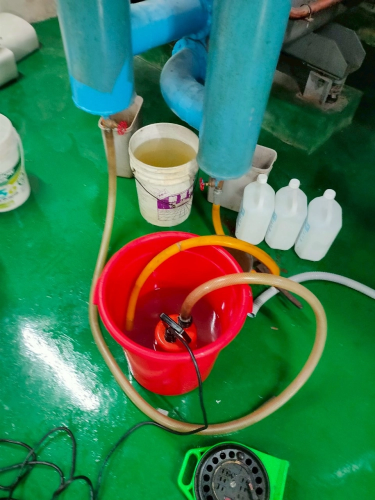 商用大型冰水主機水冷式保養清洗