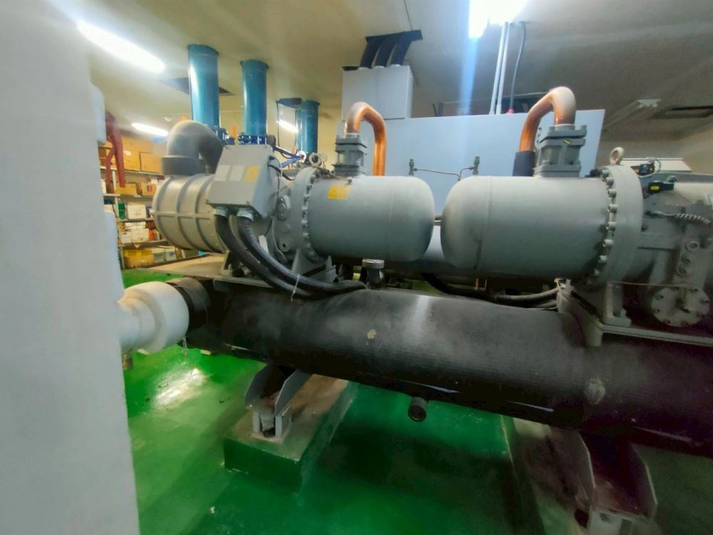 商用大型冰水主機水冷式保養清洗