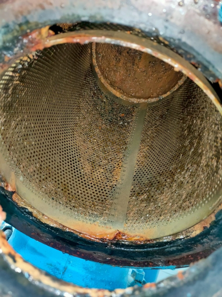 商用大型冰水主機水冷式保養清洗