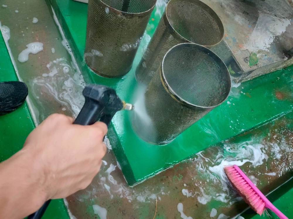 商用大型冰水主機水冷式保養清洗