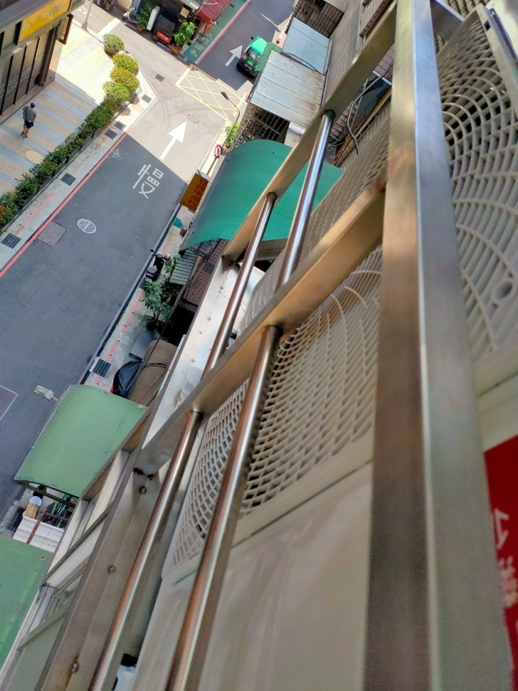 特殊冷氣安裝高空作業吊桿車蜘蛛人配備