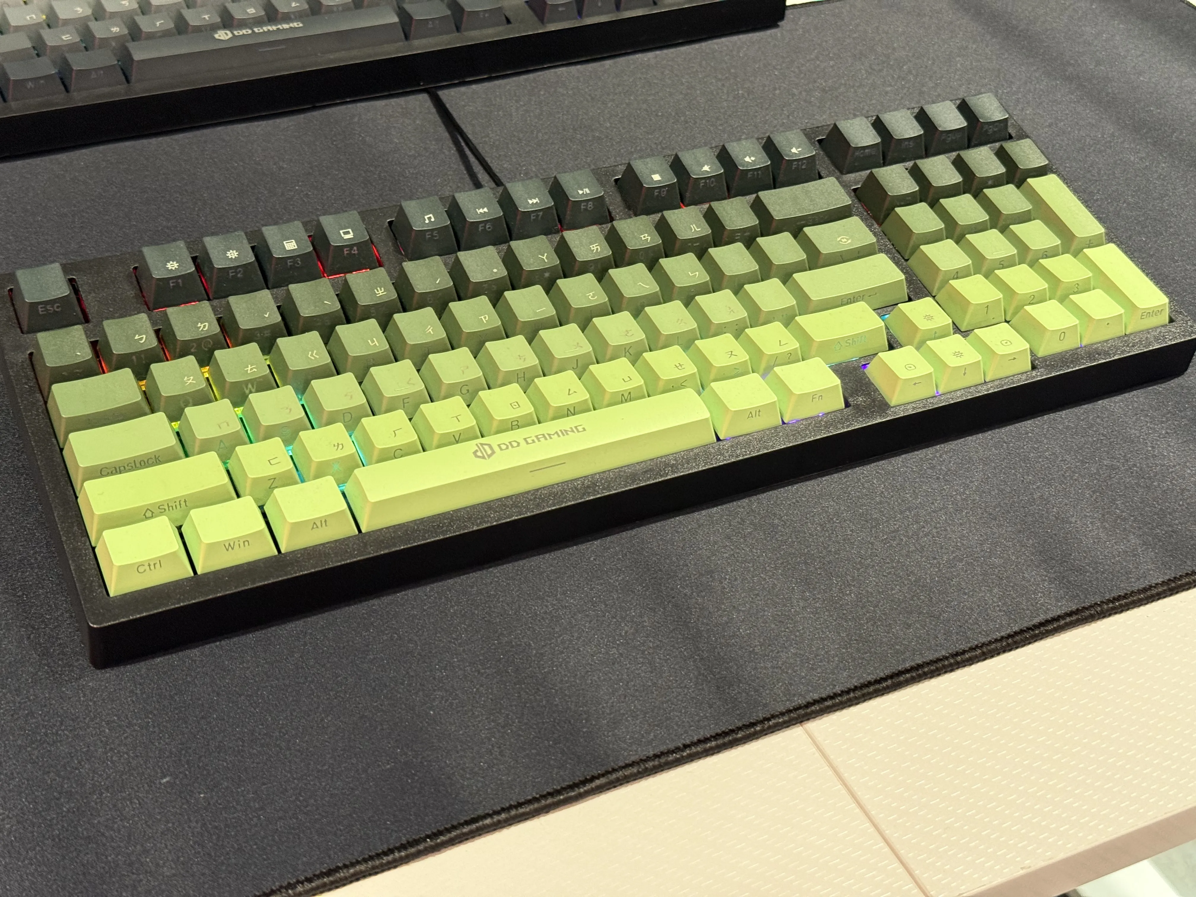 DD機械式漸層灰鍵盤