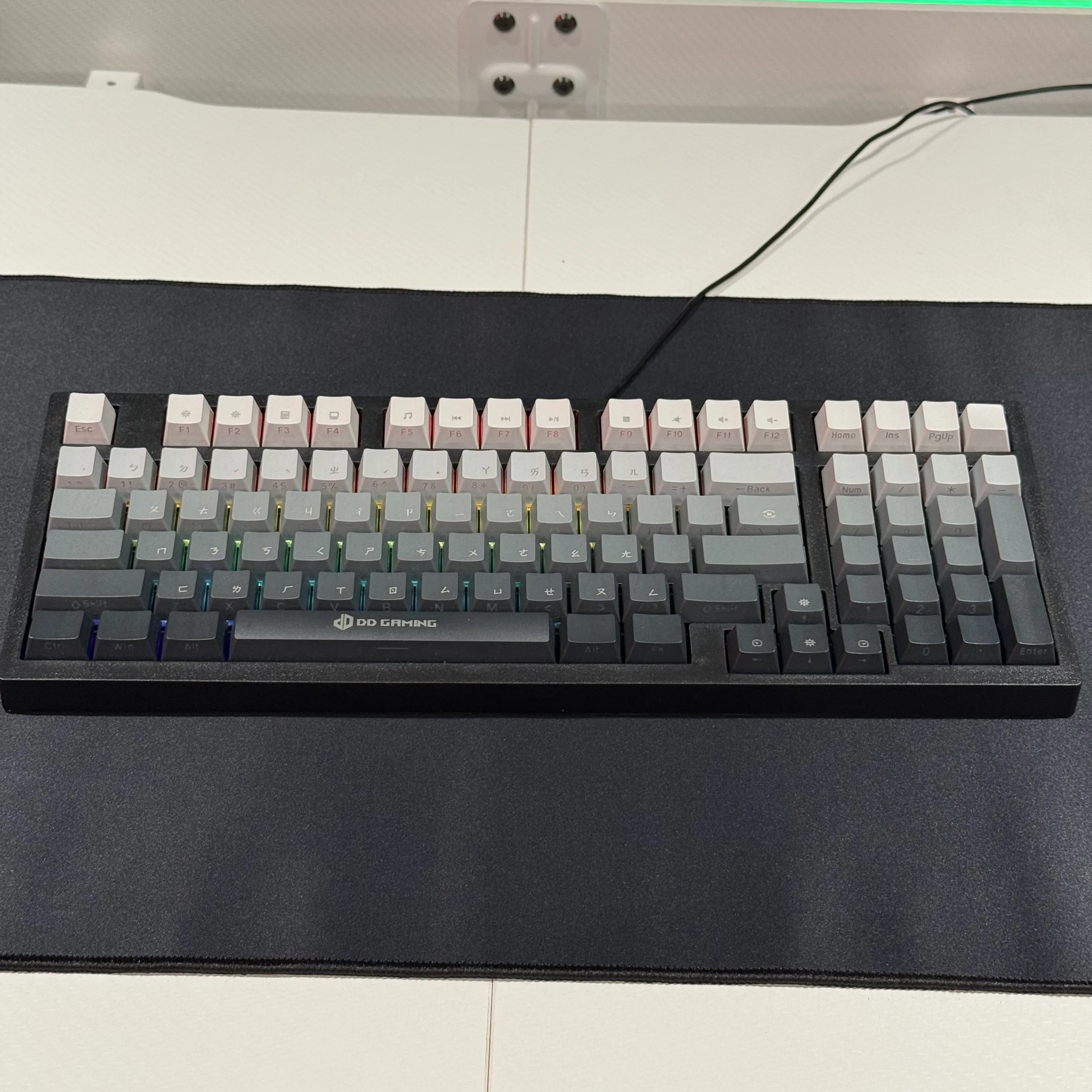DD機械式漸層灰鍵盤