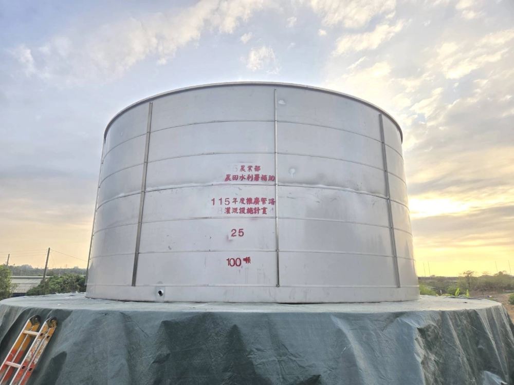 100顿不鏽鋼蓄水池