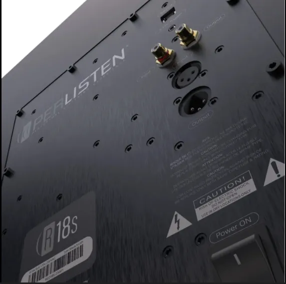 PERLISTEN® R18S 超低音揚聲器 小巧機身，強勁低音。 請來電洽詢