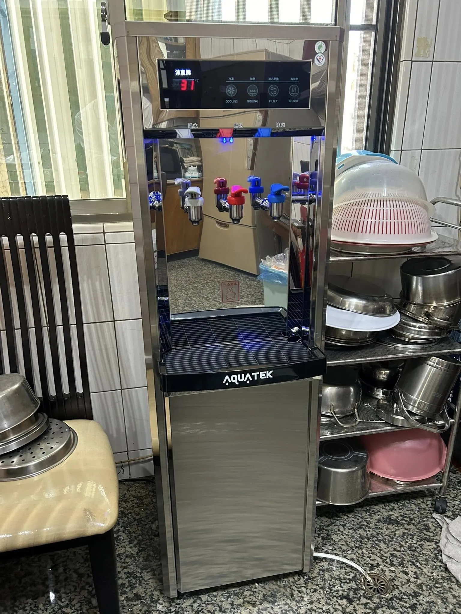 嘉義縣太保市客戶-安裝沛宸牌直立式三溫飲水機