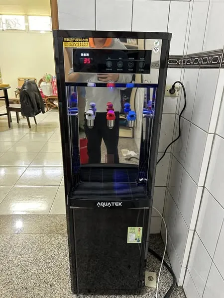 嘉義市客戶-安裝沛宸牌直立式三溫飲水機