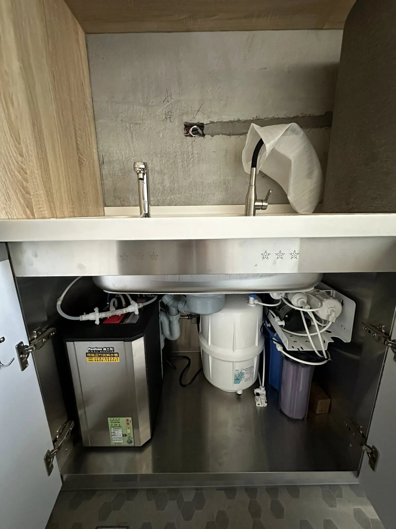 嘉義市客戶-安裝普立創廚下型兩溫飲水機