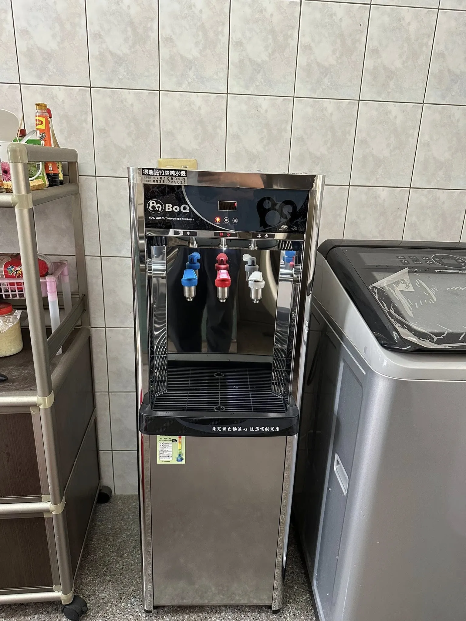 高雄市茄萣區客戶-安裝博群牌三溫直立式飲水機