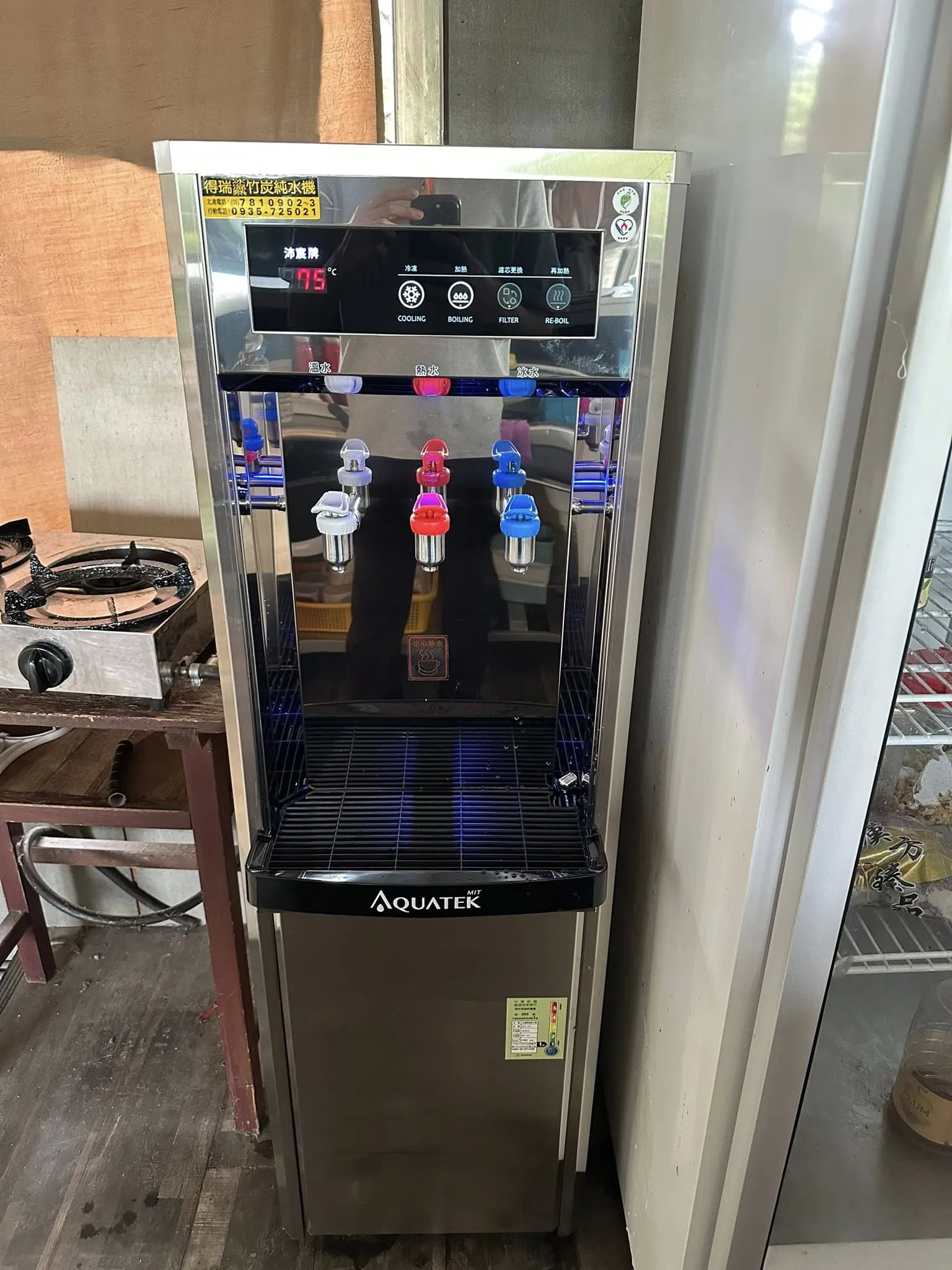 雲林縣古坑鄉-湖光山舍安裝沛宸牌直立式冰溫熱飲水機