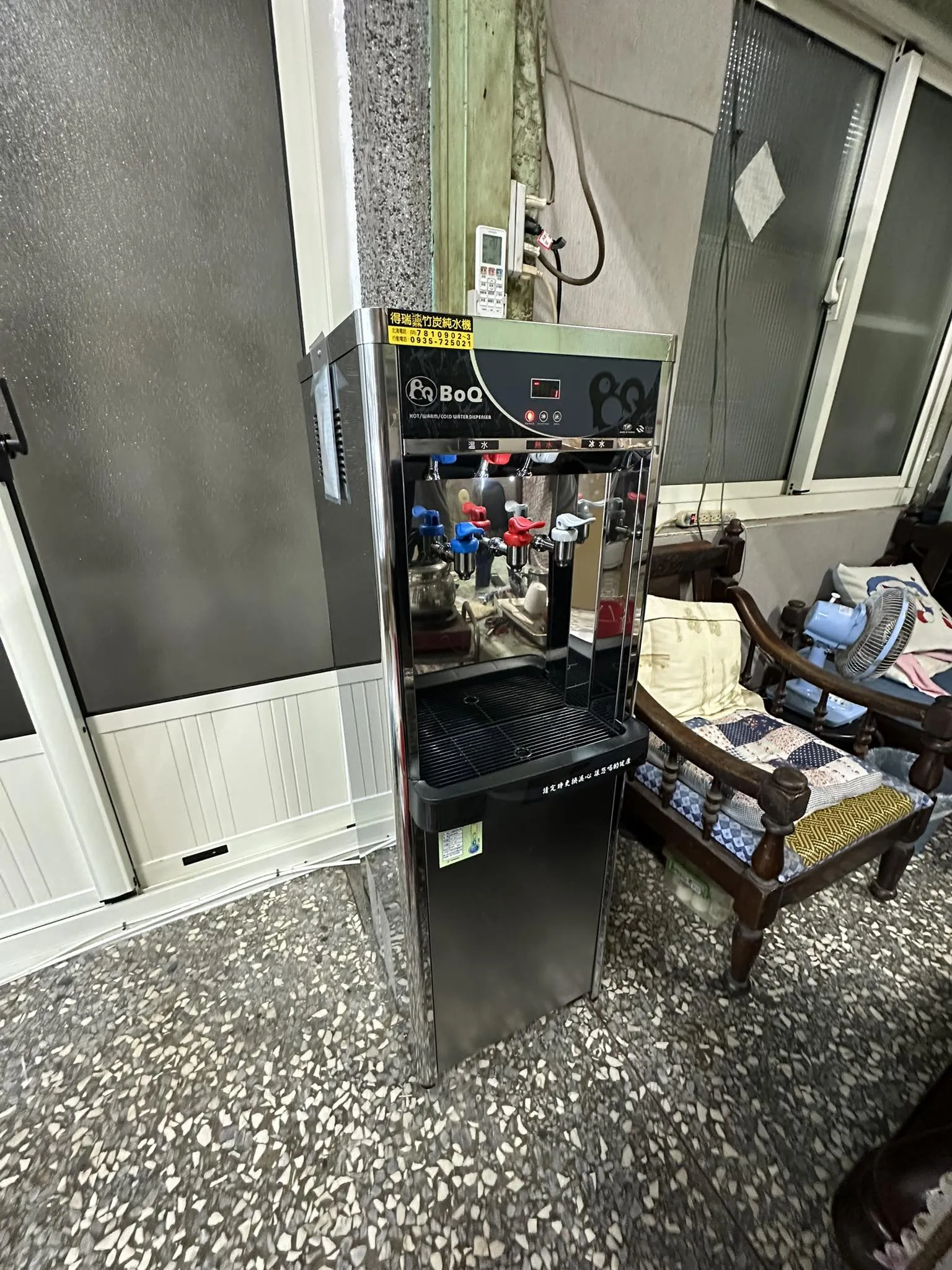 嘉義縣朴子市客戶-安裝博群牌冰溫熱直立式飲水機