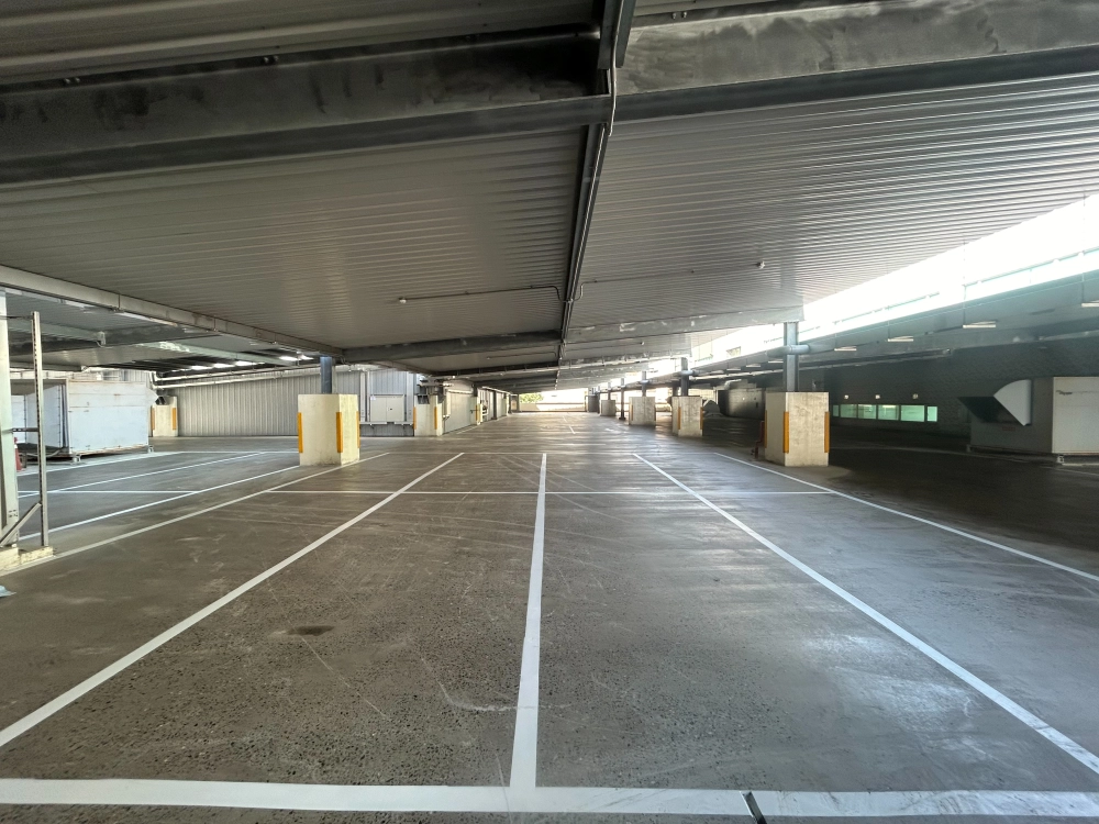 艾爾斯半導體公司停車場