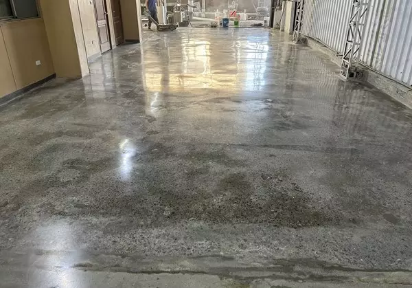 老舊混凝土地坪研磨翻新-滲透型硬化地坪