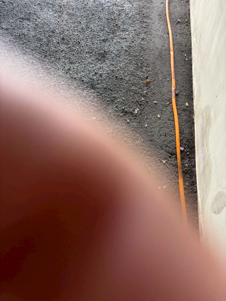 台中西屯區謝先生，地下停車場排水溝清淤泥