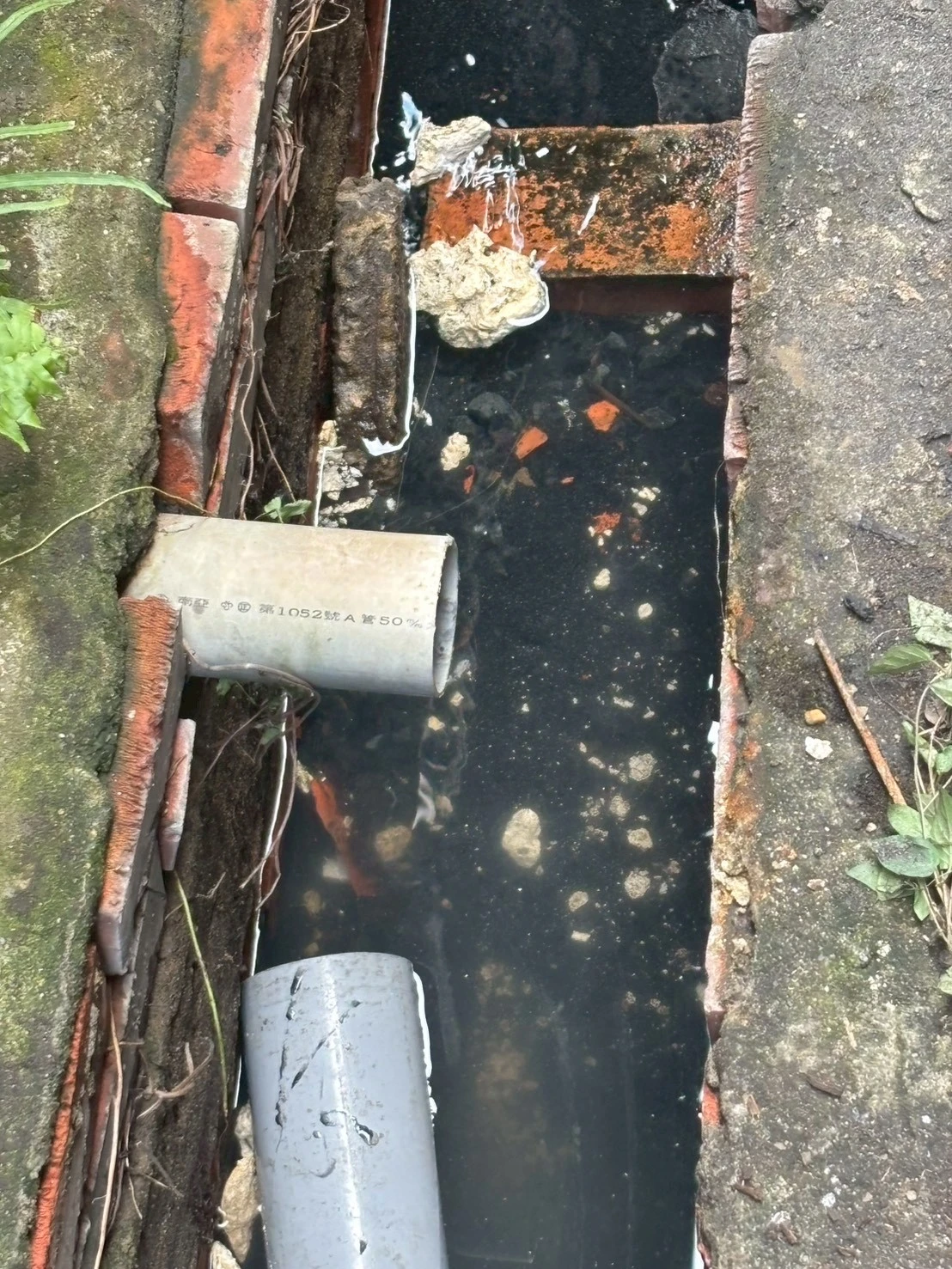 台中市北區賴先生水管内有異物滯留造成阻塞
