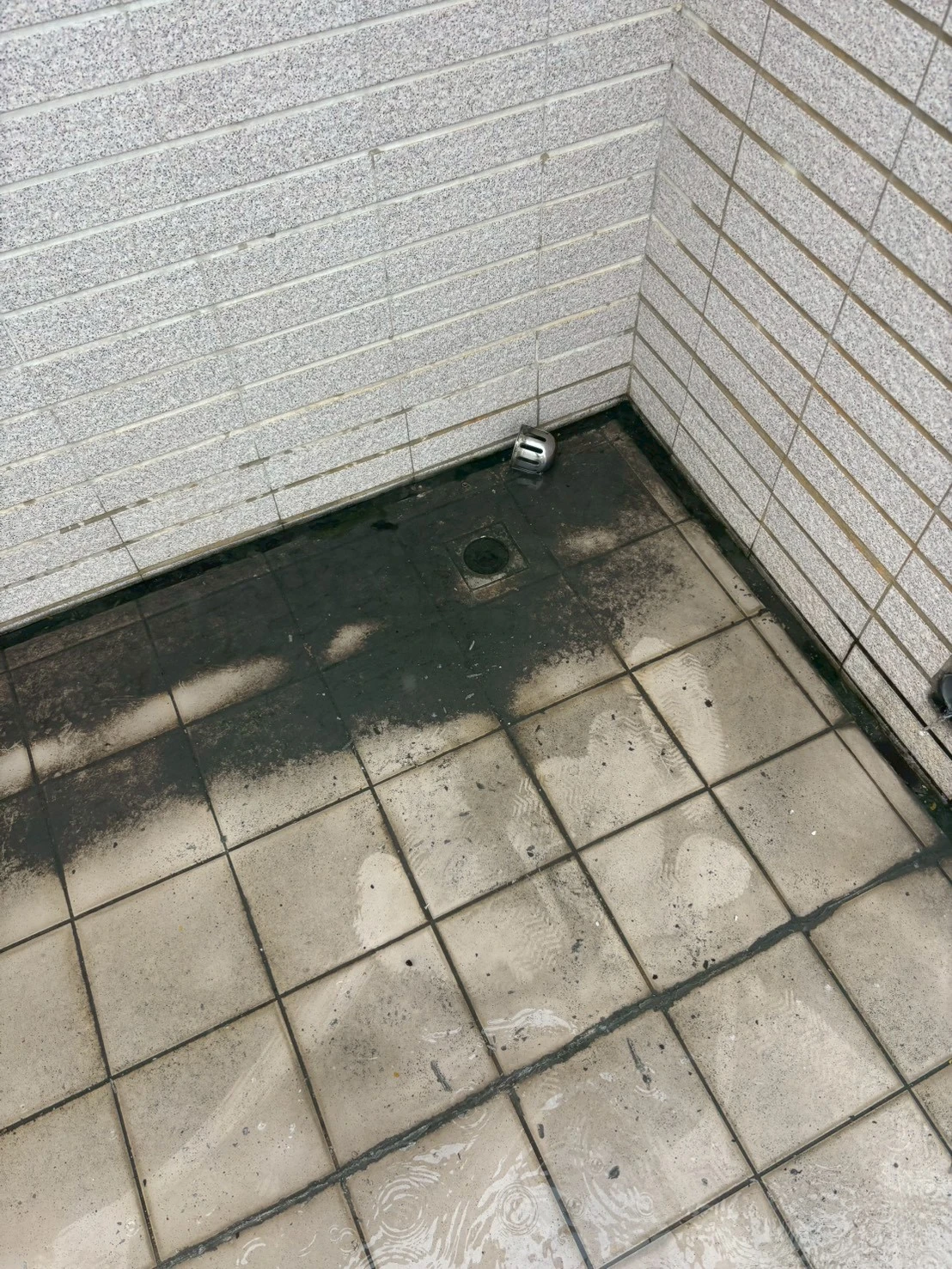 沙鹿區社區頂樓排水疏通