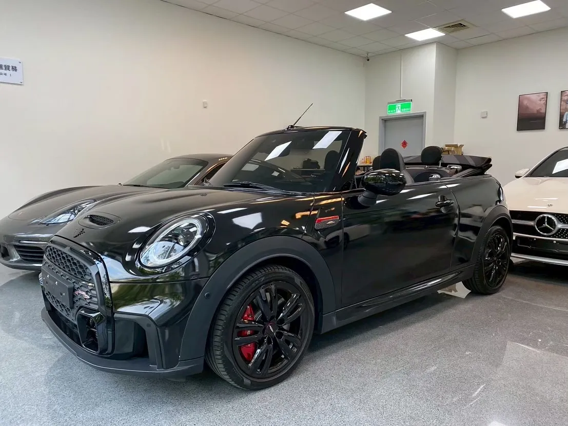 MINI Cabrio S JCW 敞篷版