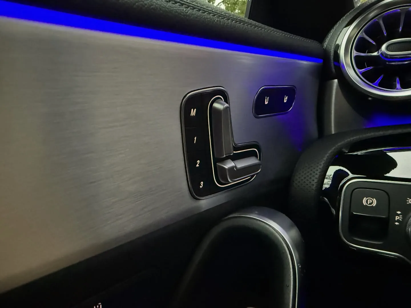 BENZ CLA250 AMG 4MATIC