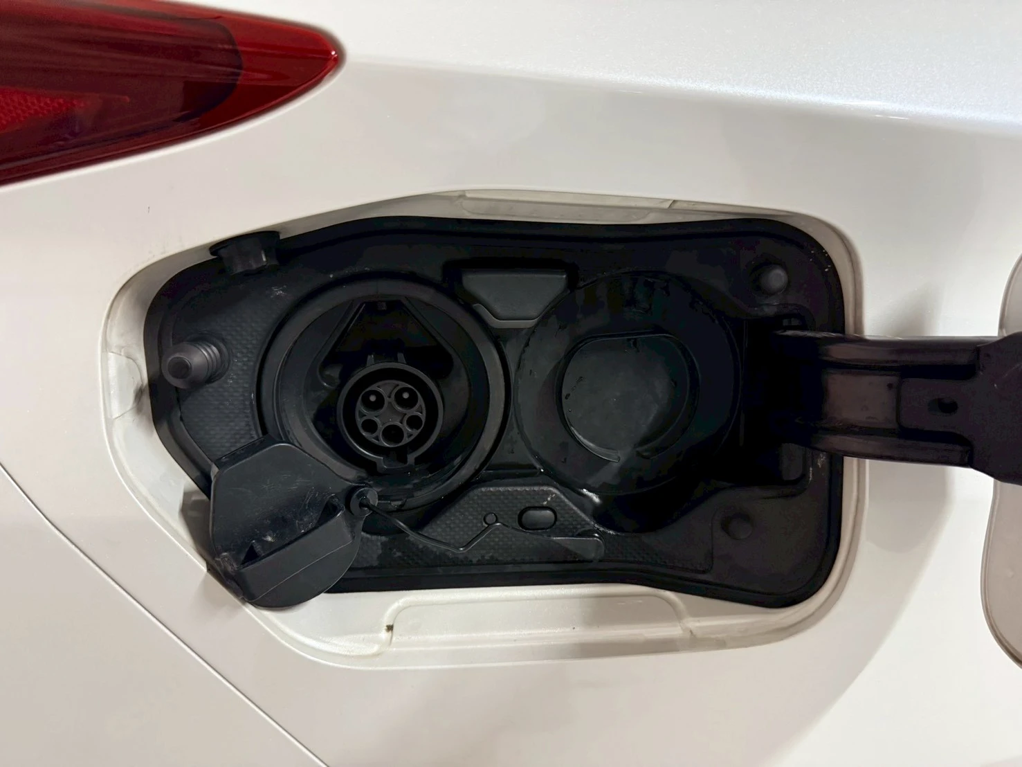 Toyota Prius PHV 