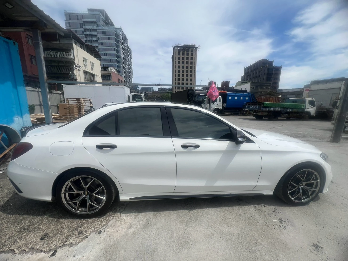 Mercedes-Benz C200