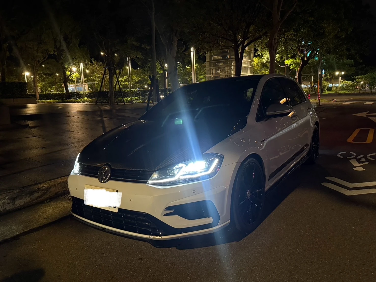 Volkswagen Golf R 