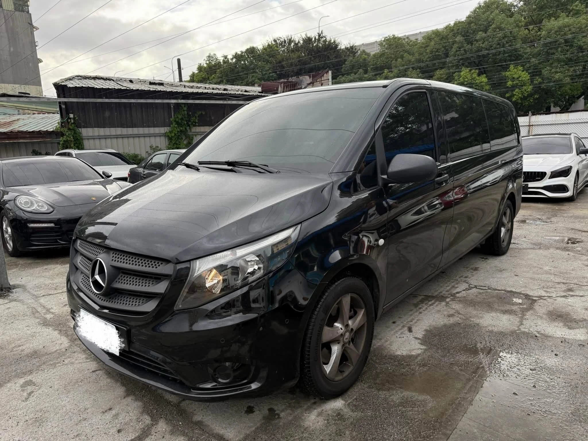 Mercedes-Benz Vito Tourer 9人座 