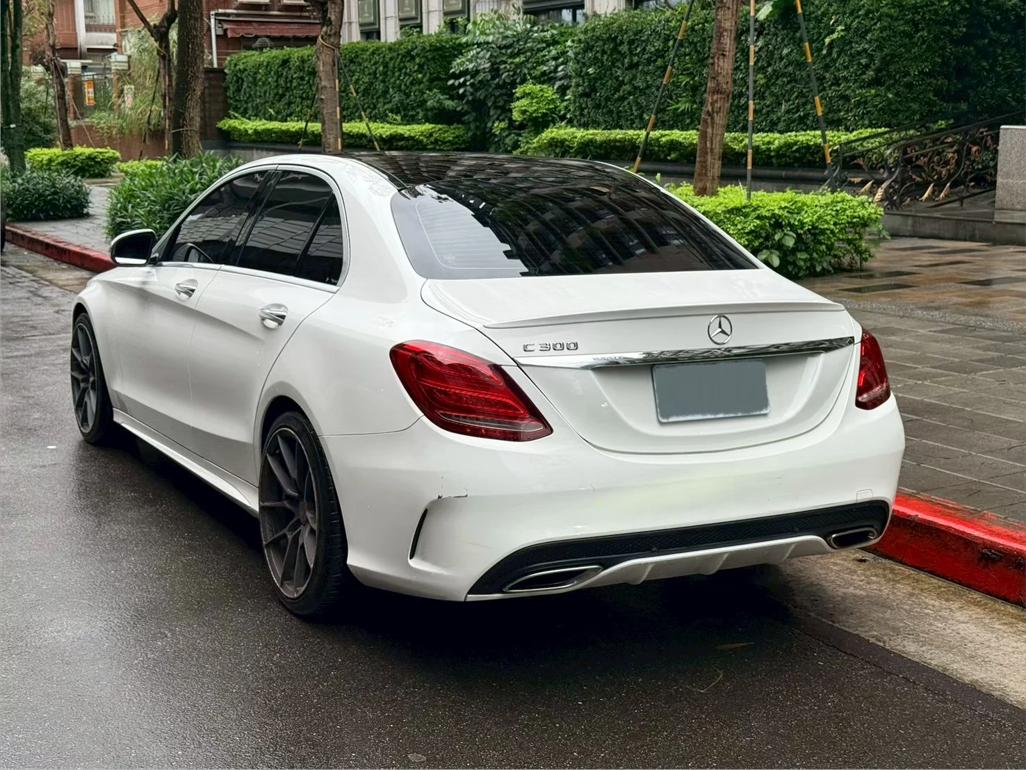 Mercedes-Benz C300 AMG