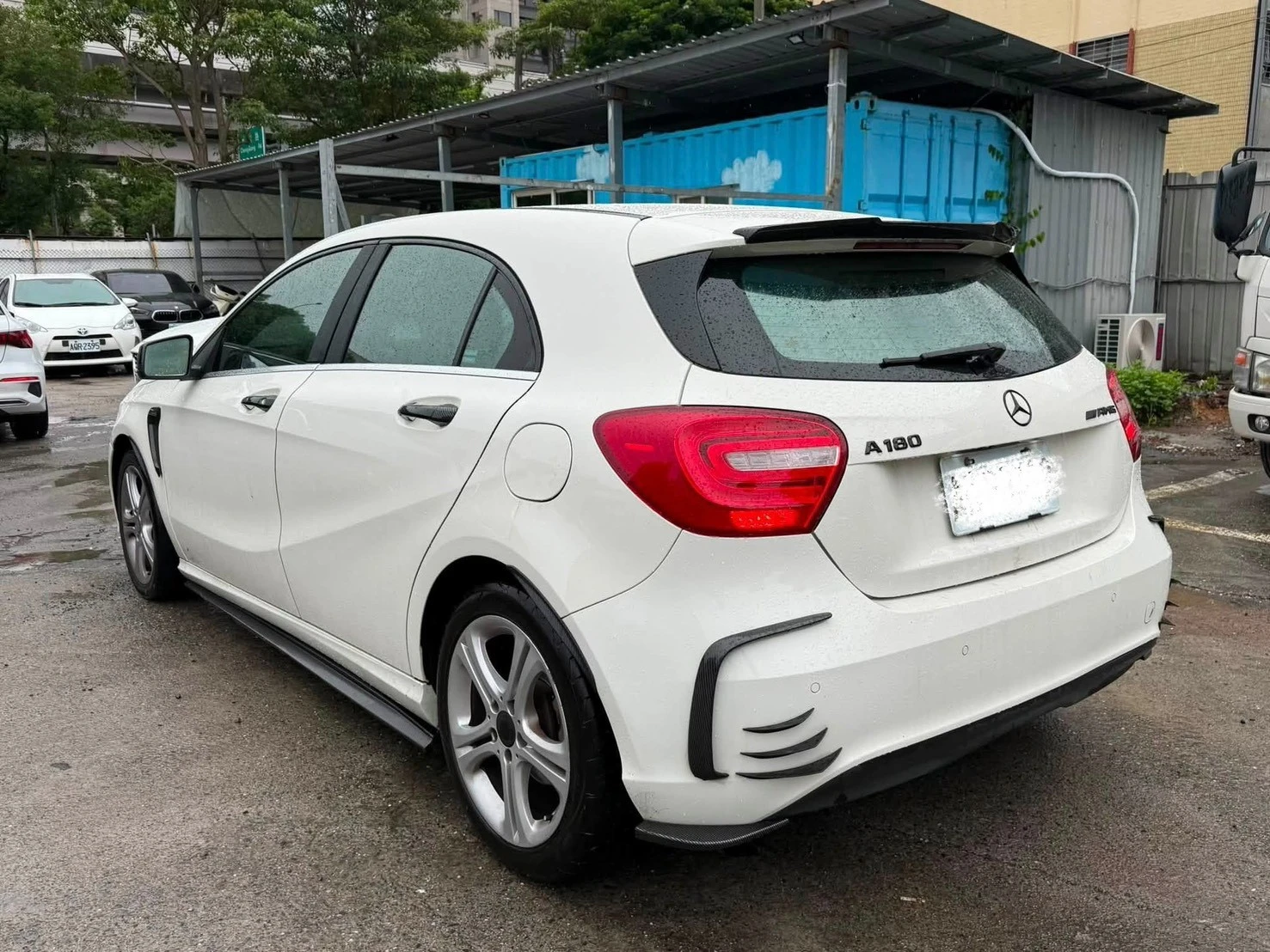 Mercedes-Benz A180