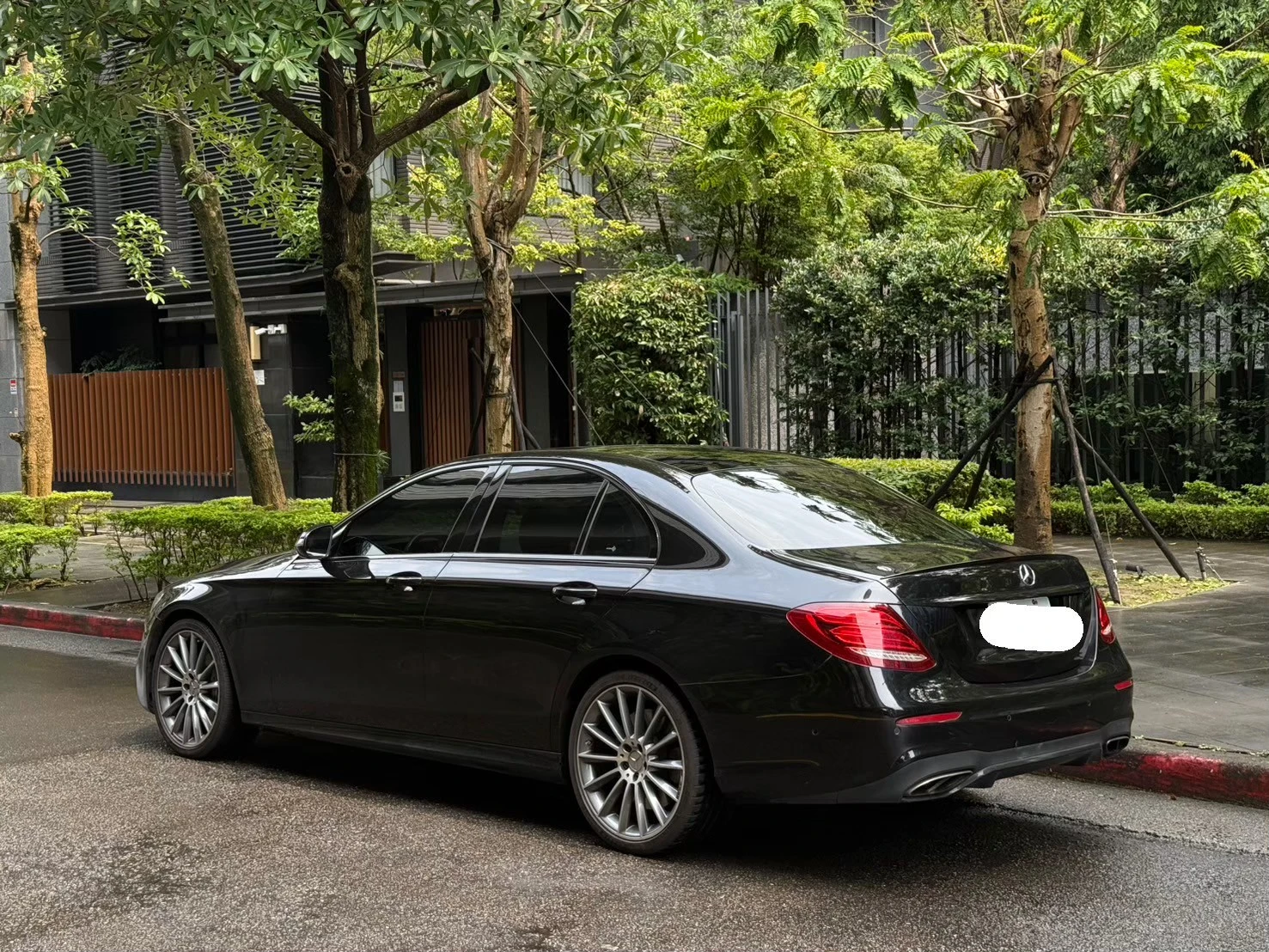 Mercedes-Benz E43 