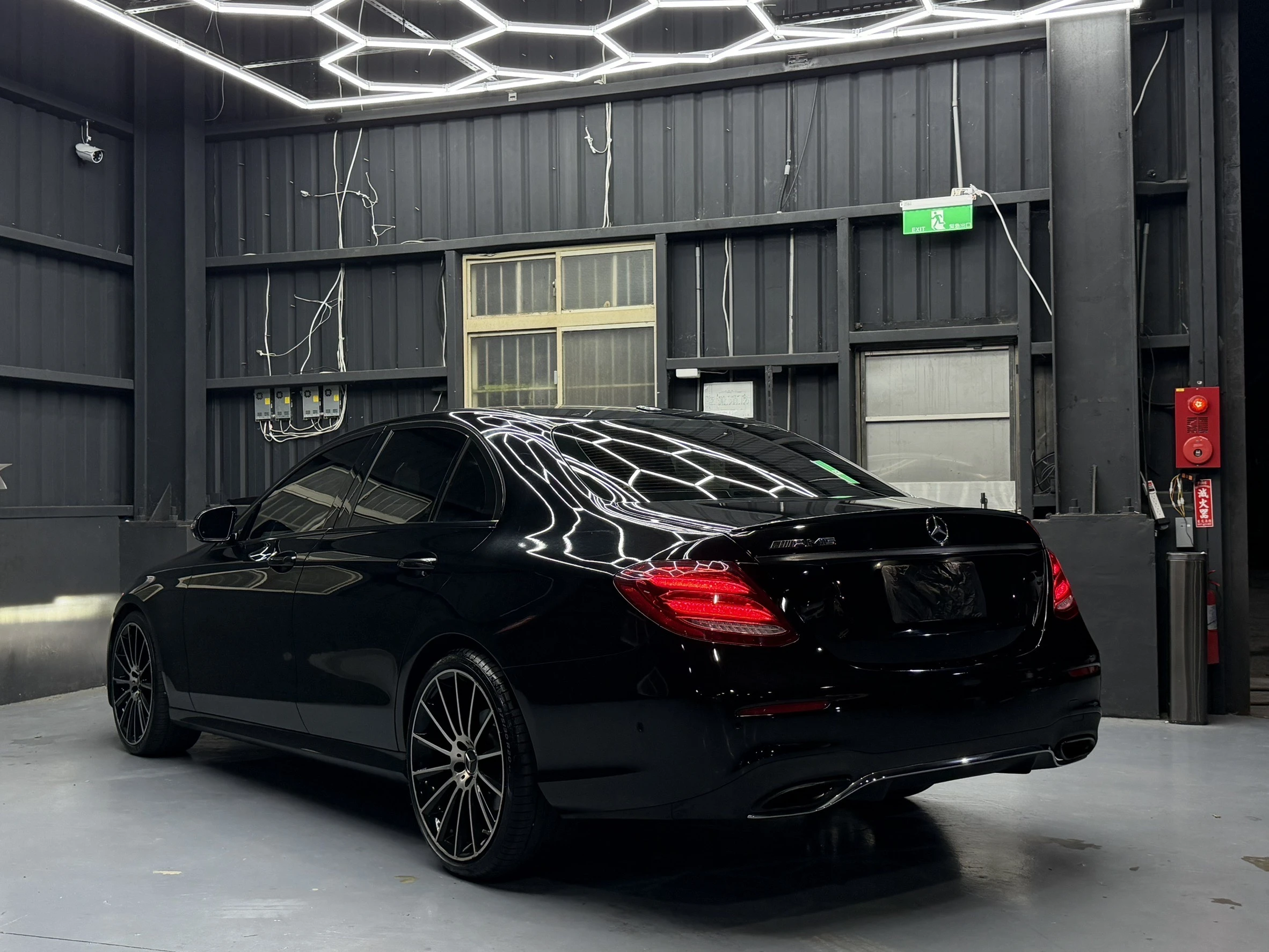 Mercedes Benz E300