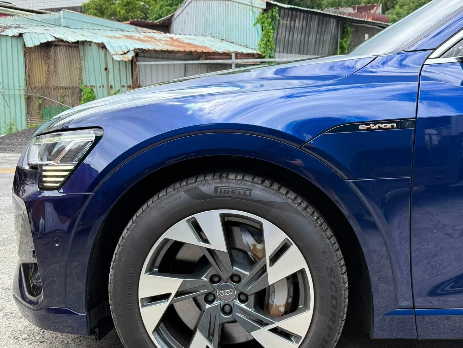 Audi e-tron