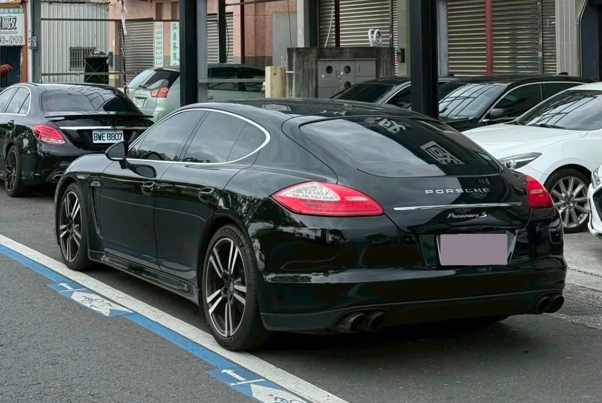 Porsche Panamera S