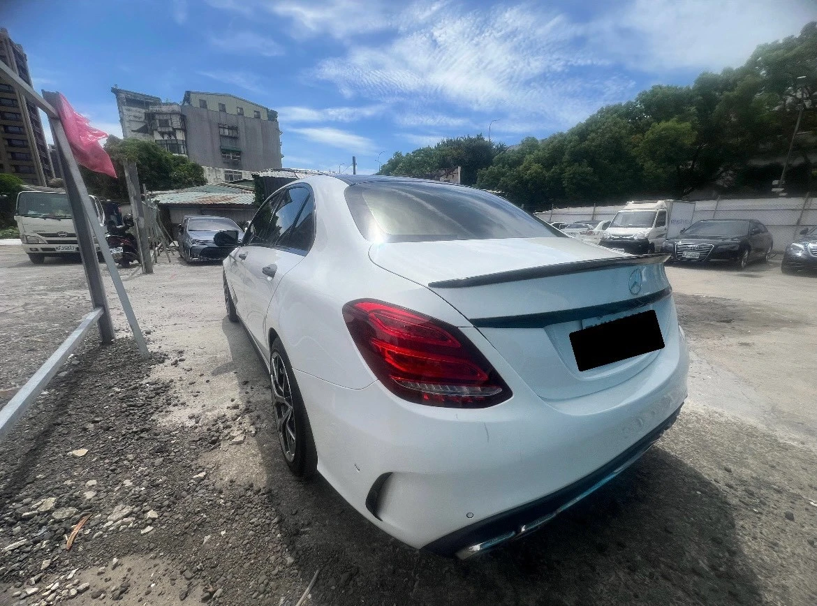 Mercedes-Benz C200
