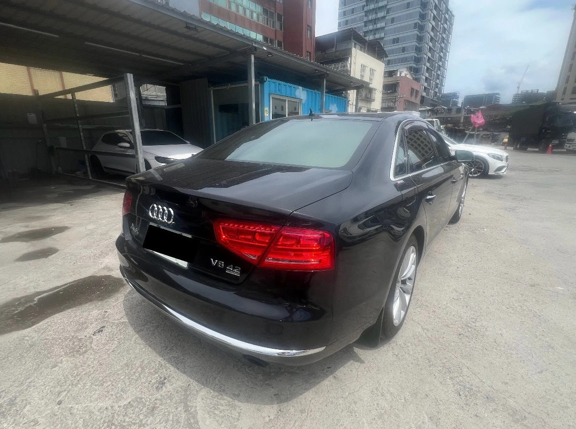 Audi A8L