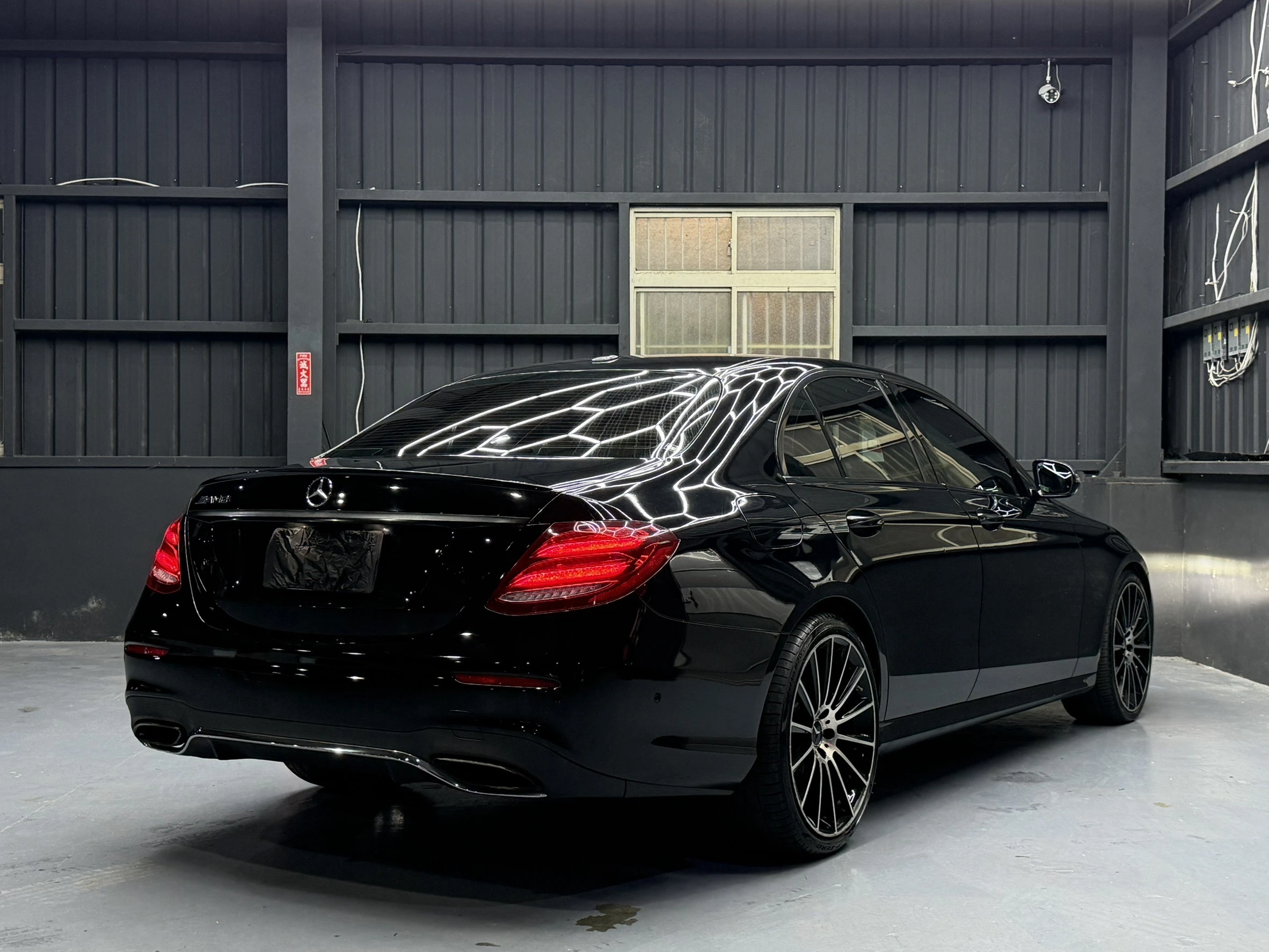 Mercedes Benz E300