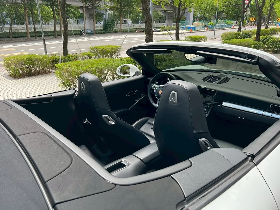 911 Carrera 4 Cabriolet