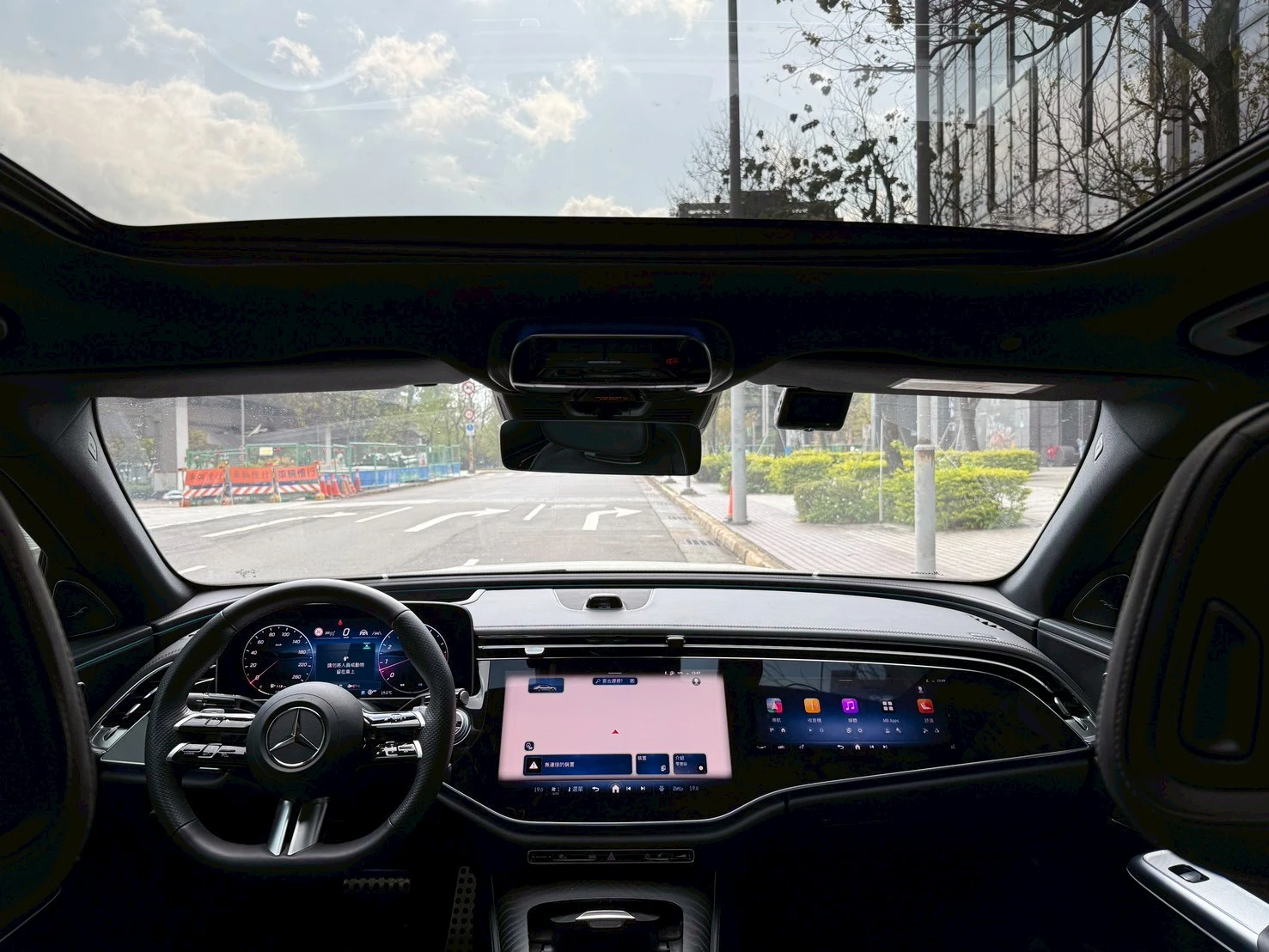 Mercedes-Benz E300 AMG 4MATIC  