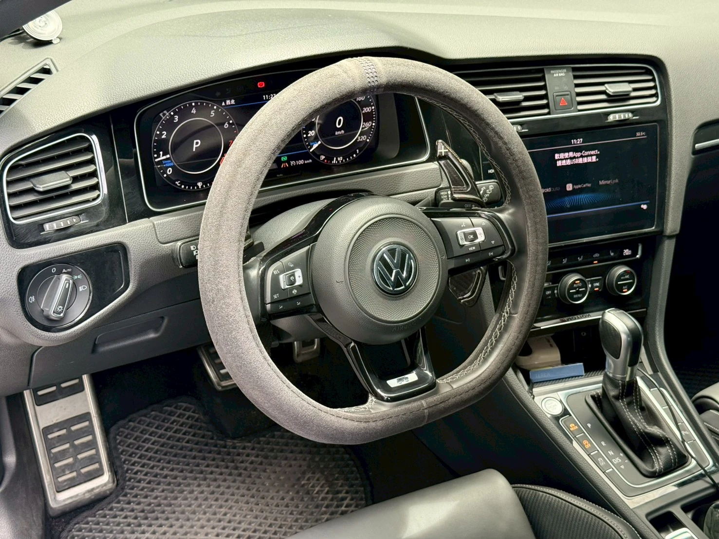 Volkswagen Golf R 