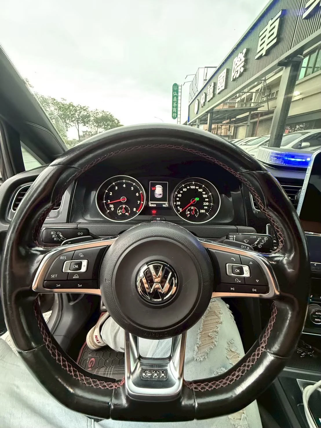 Volkswagen Golf GTI